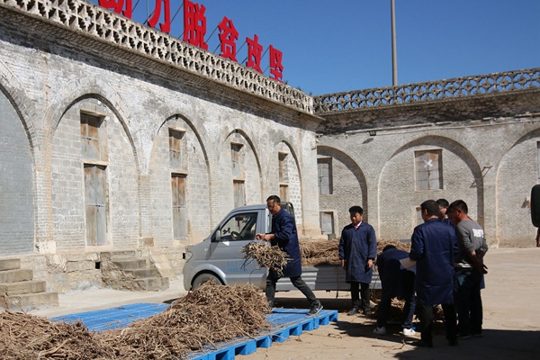 陕煤集团：选准偏向 工业扶贫走新路