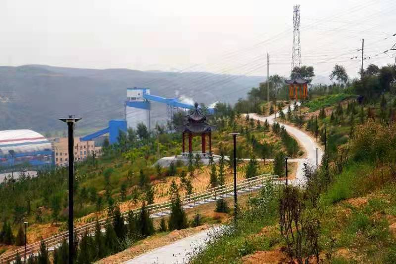 那路 那山 那地